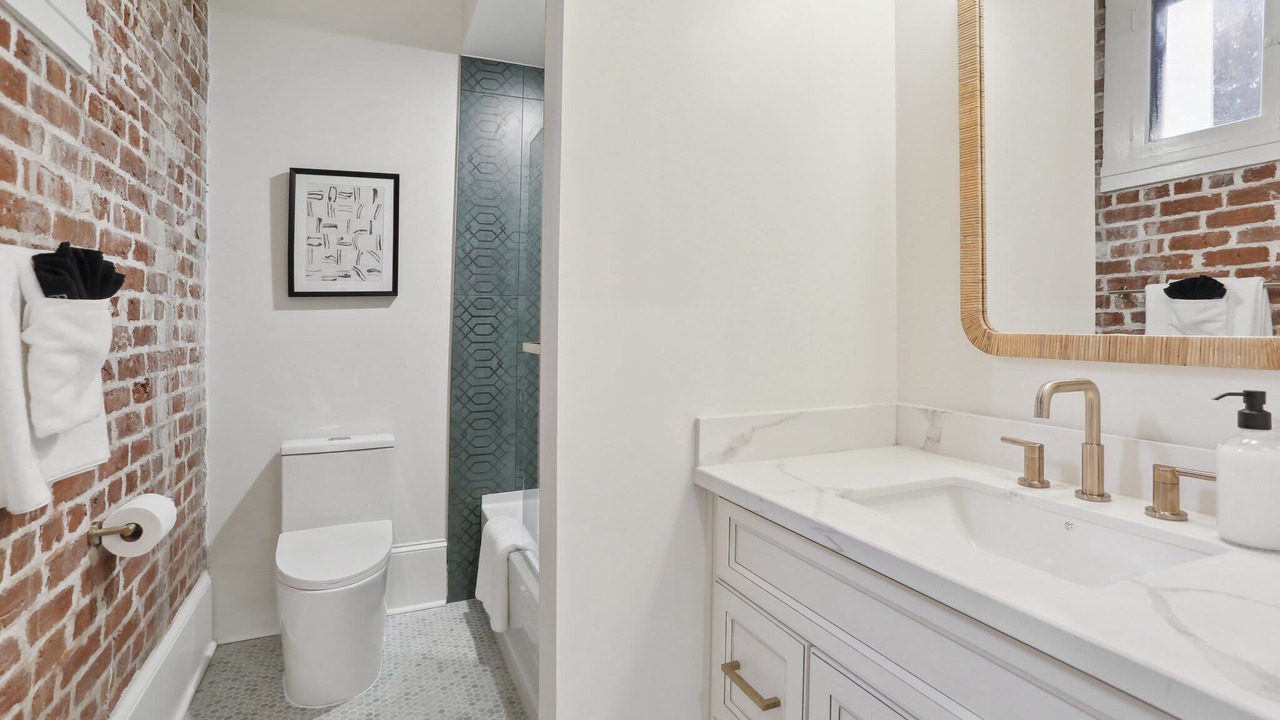 Photo of Bathroom in Arts/Warehouse District
