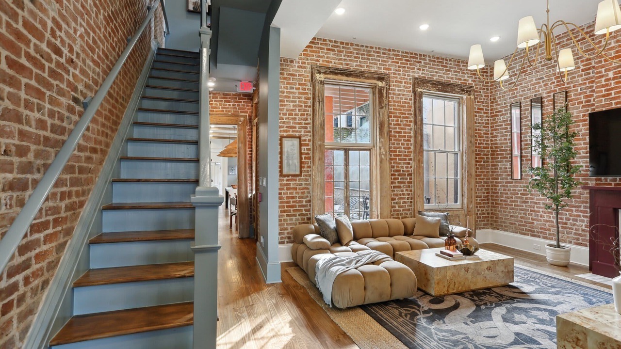 Photo of Livingroom in Arts/Warehouse District