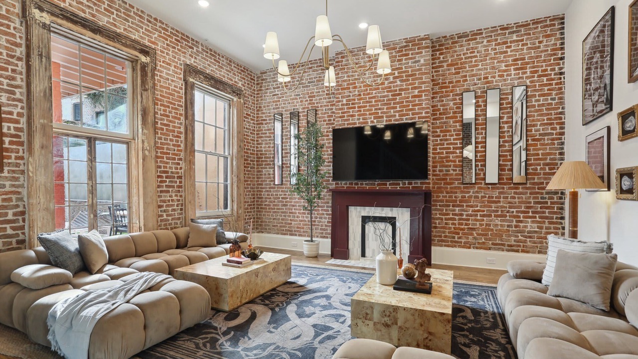 Photo of Livingroom in Arts/Warehouse District