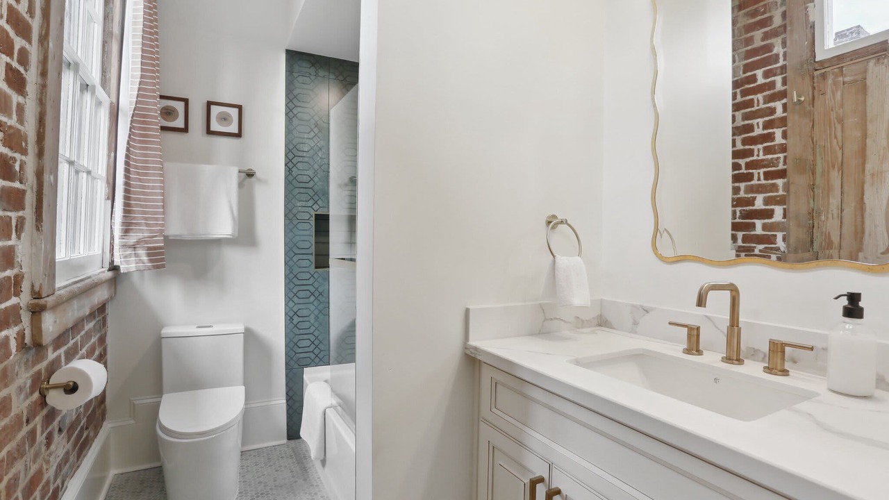 Photo of Bathroom in Arts/Warehouse District