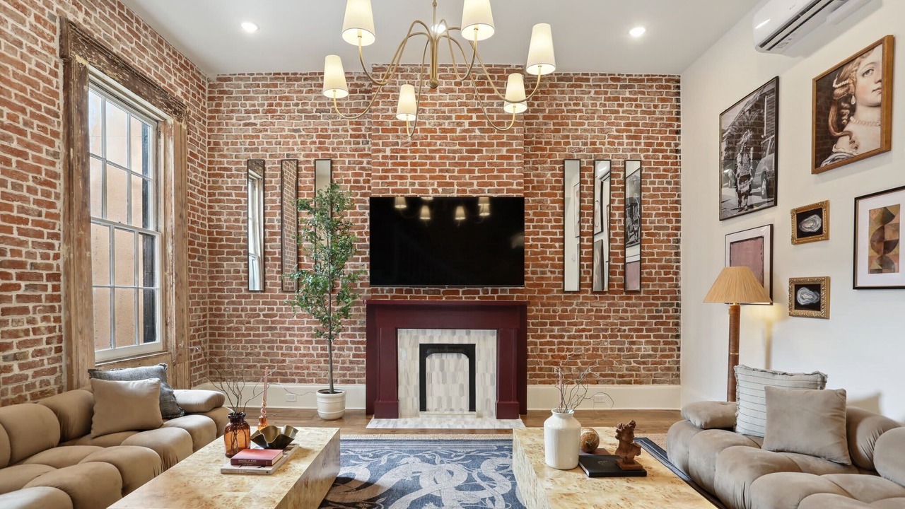 Photo of Livingroom in Arts/Warehouse District