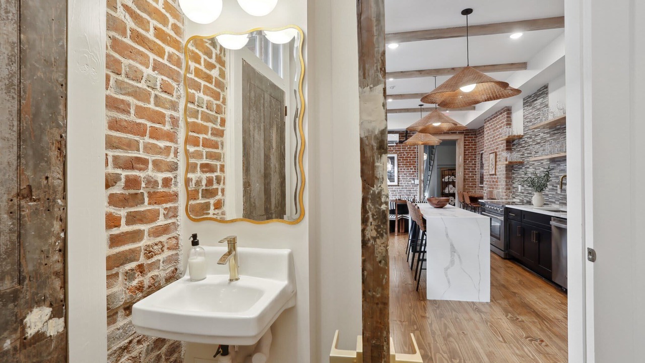 Photo of Bathroom in Arts/Warehouse District