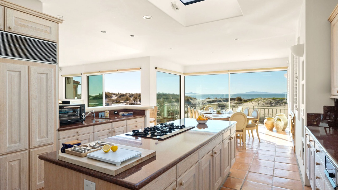Photo of Kitchen in Oxnard Shores