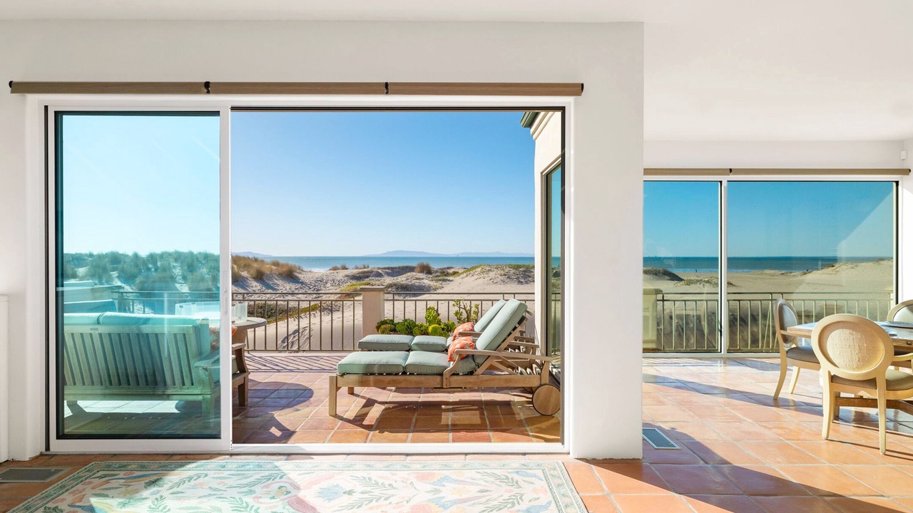 Photo of Livingroom in Oxnard Shores