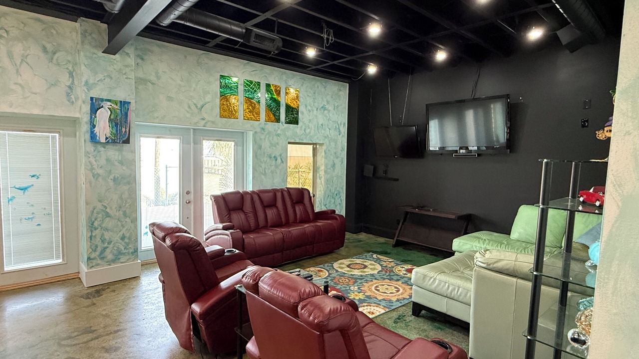 Photo of Livingroom in Theodore