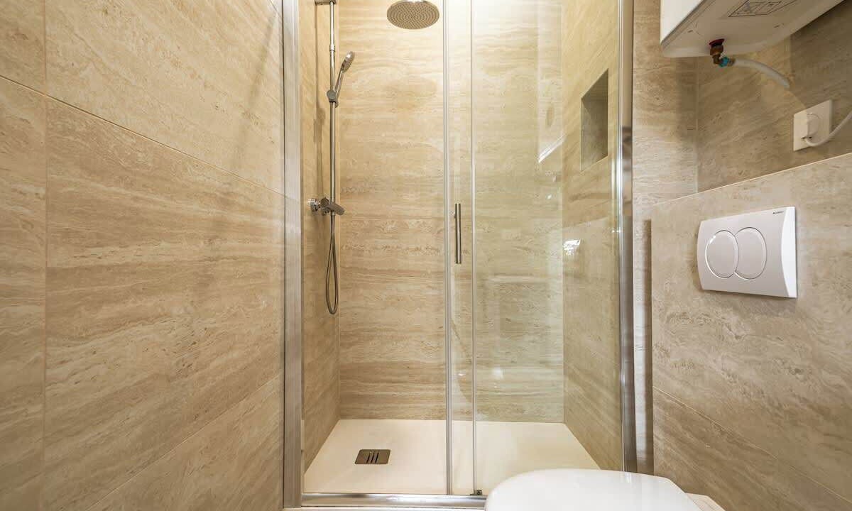 Photo of Bathroom in Quartier de la Plaine-de-Monceaux