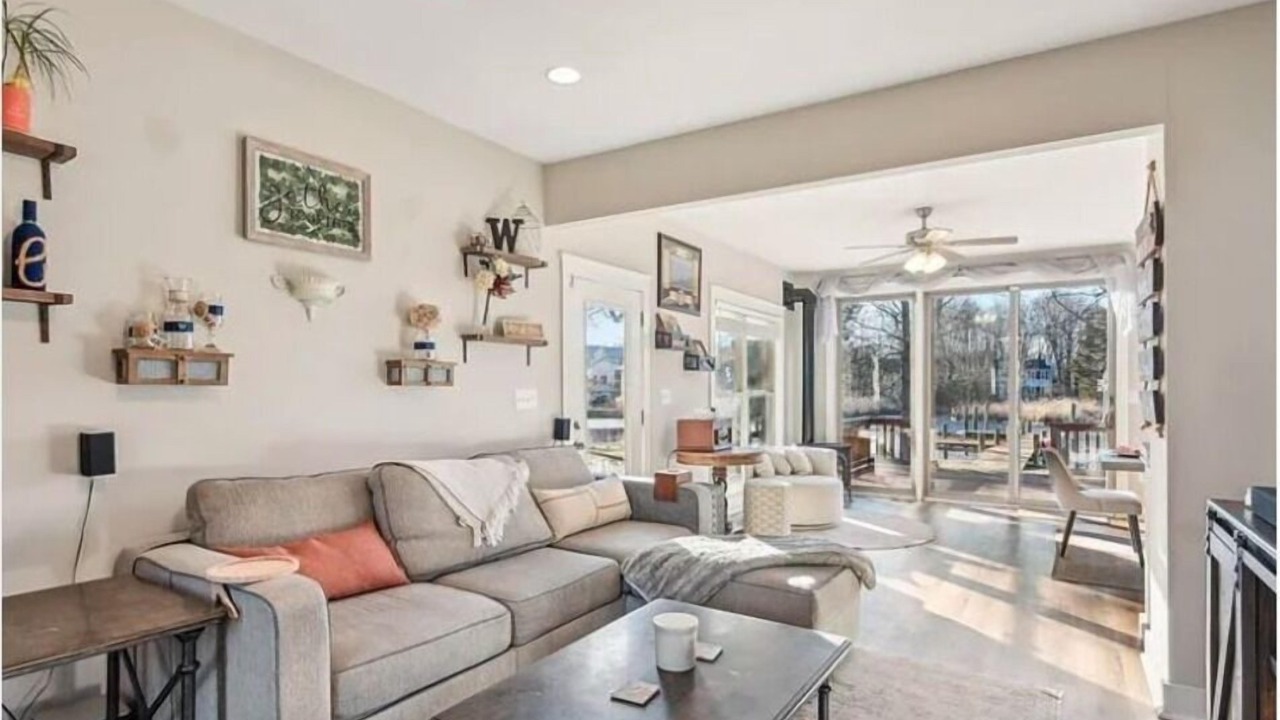 Photo of Livingroom in Shady Side