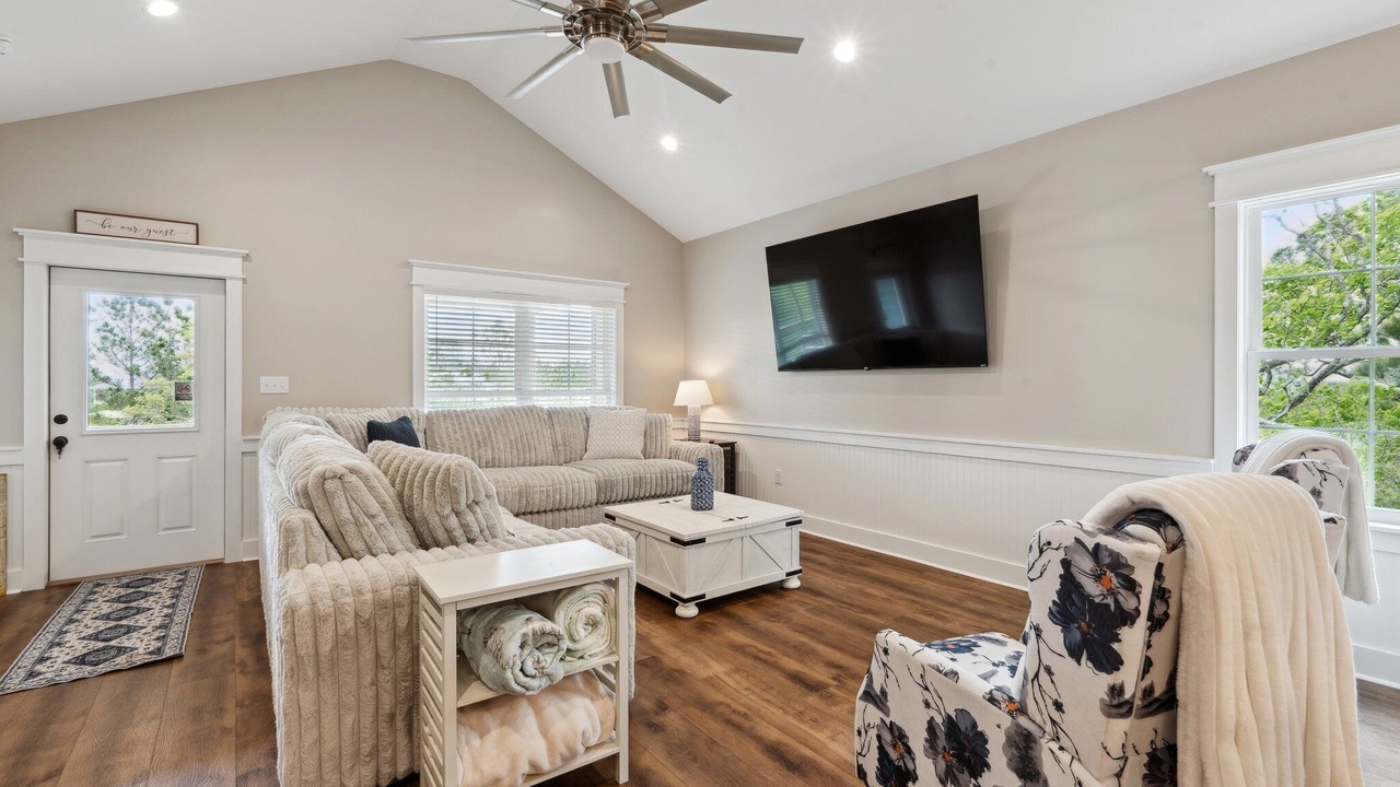 Photo of Livingroom in Shoreline Park