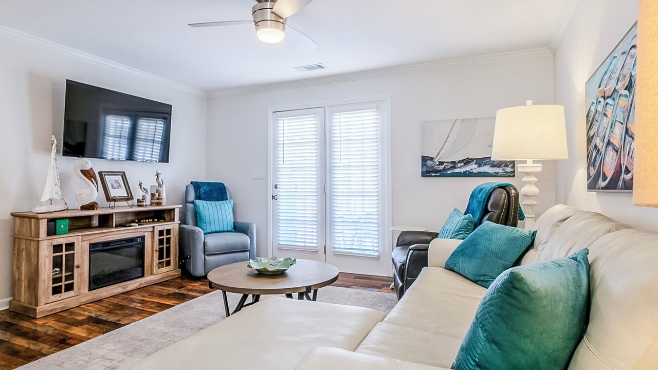 Photo of Livingroom in Gulf Park Estates