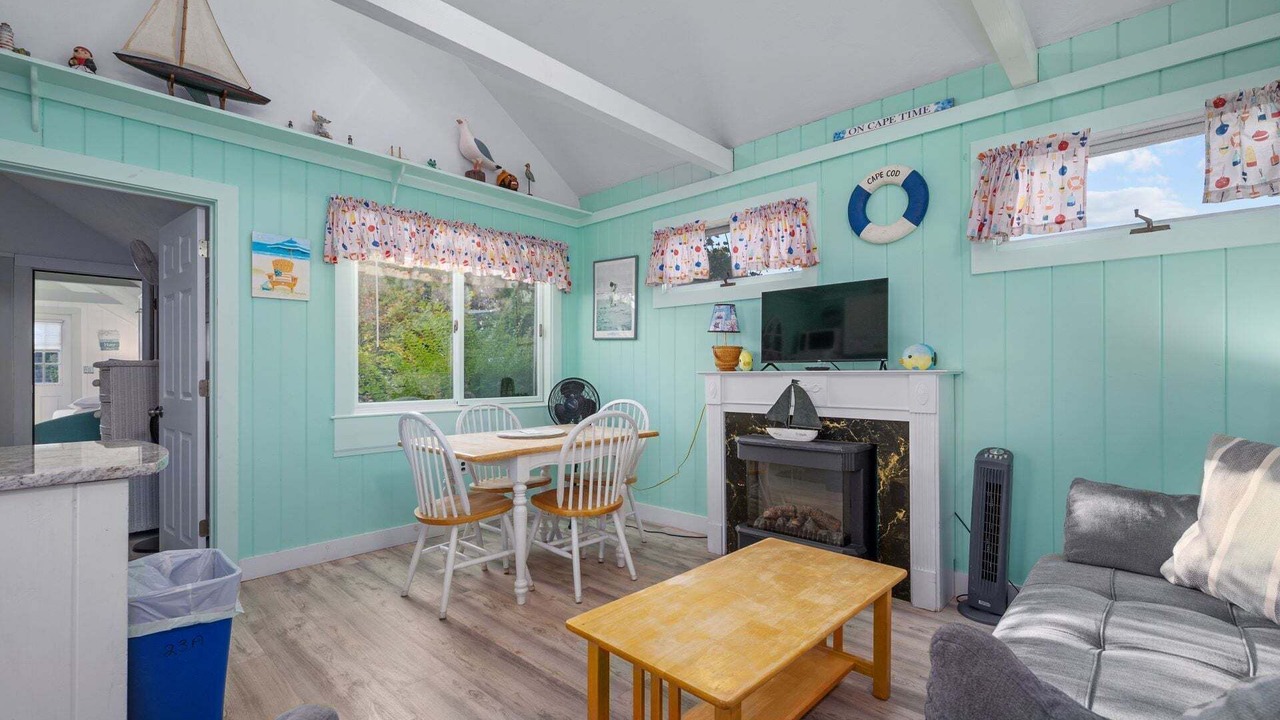 Photo of Livingroom in South Yarmouth