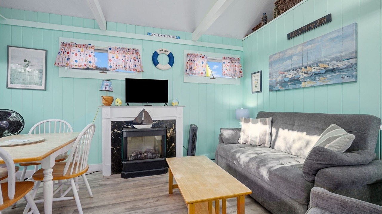 Photo of Livingroom in South Yarmouth