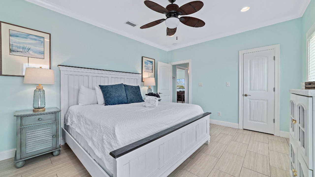 Photo of Bedroom in Surf Side Shores