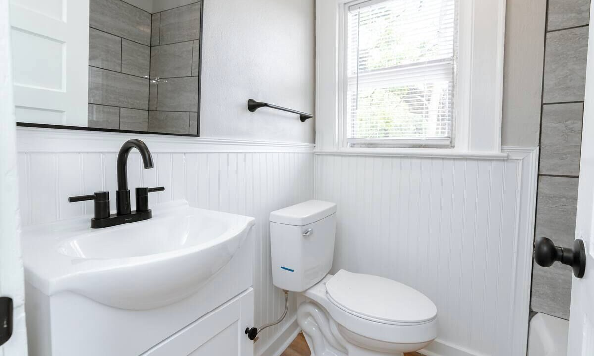 Photo of Bathroom in Mobile