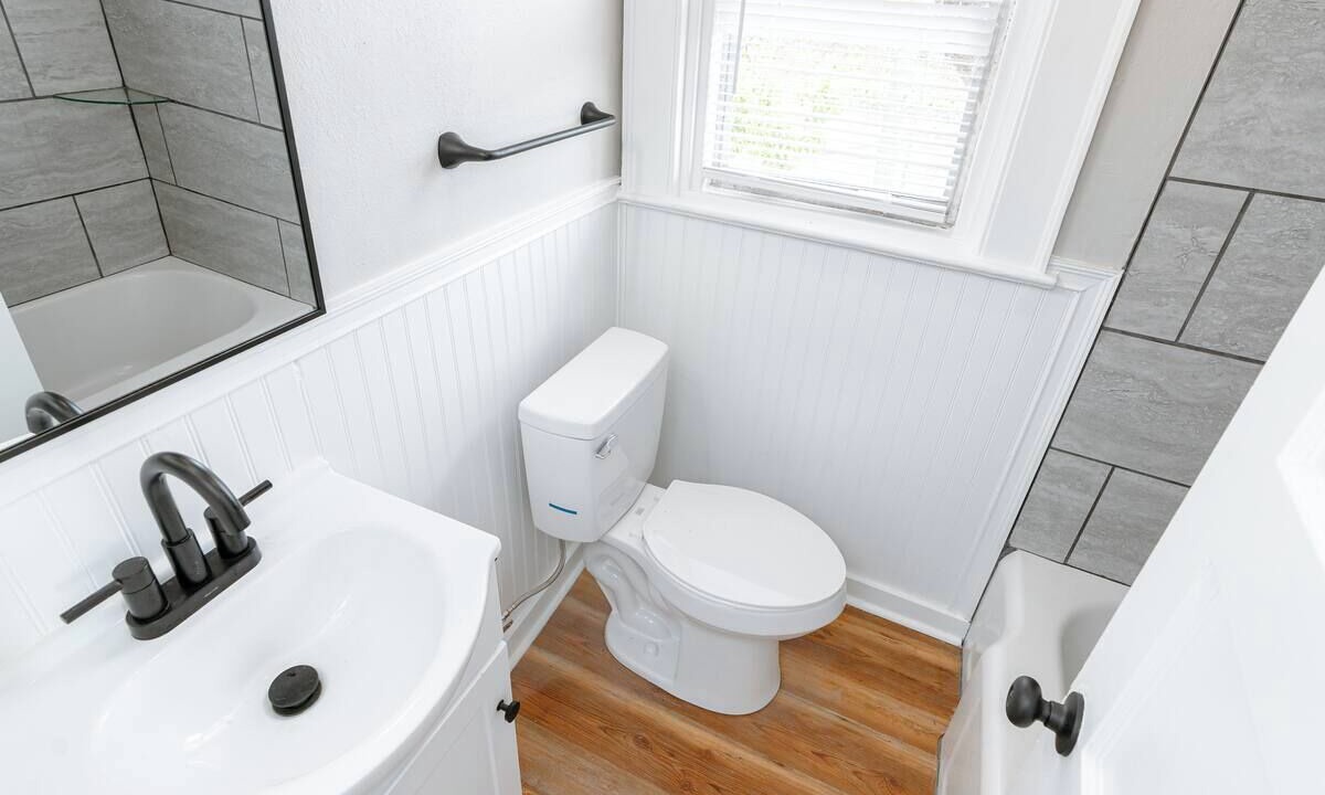 Photo of Bathroom in Mobile