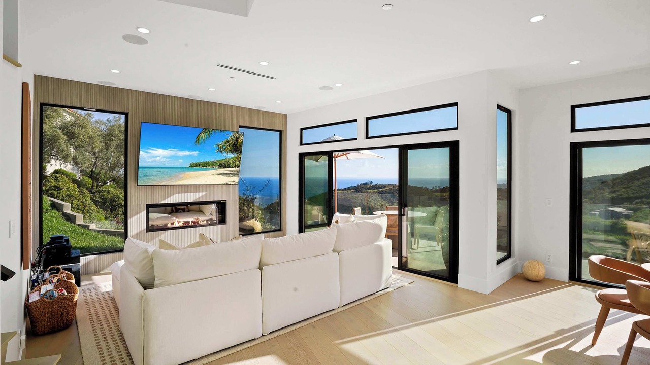 Photo of Bedroom in Malibu