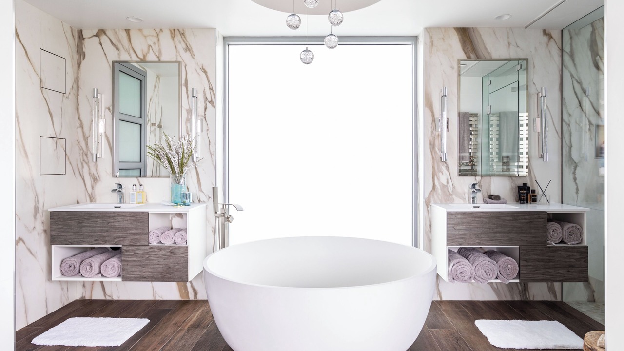 Photo of Bathroom in Gas Lamp Section