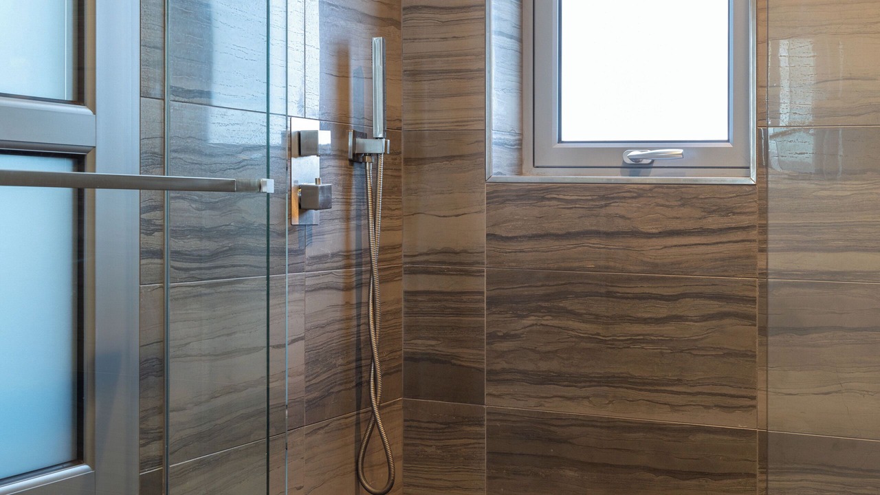 Photo of Bathroom in Gas Lamp Section
