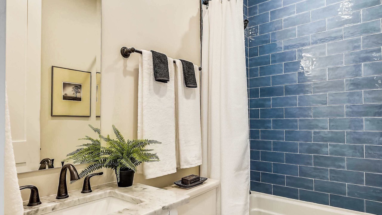 Photo of Bathroom in Forest Hills - Woodbourne