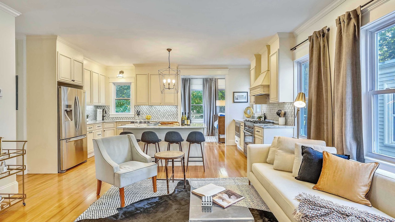 Photo of Bedroom in Forest Hills - Woodbourne