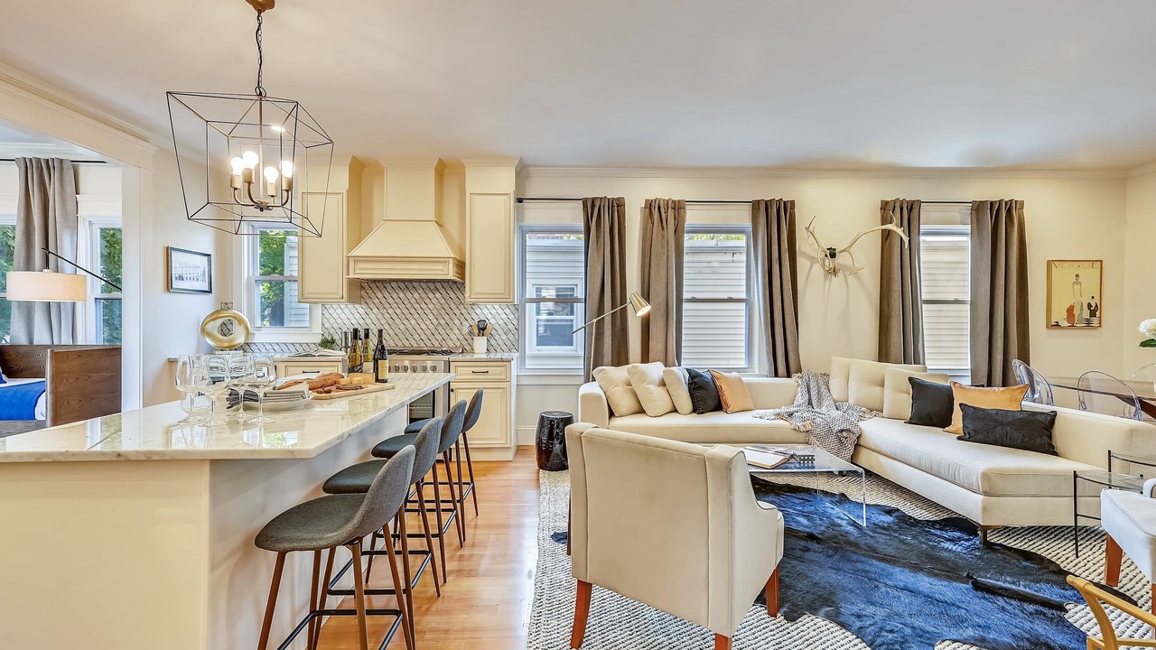 Photo of Bedroom in Forest Hills - Woodbourne