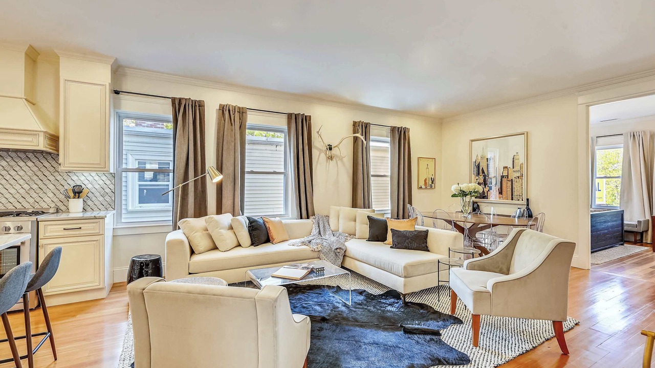 Photo of Bedroom in Forest Hills - Woodbourne