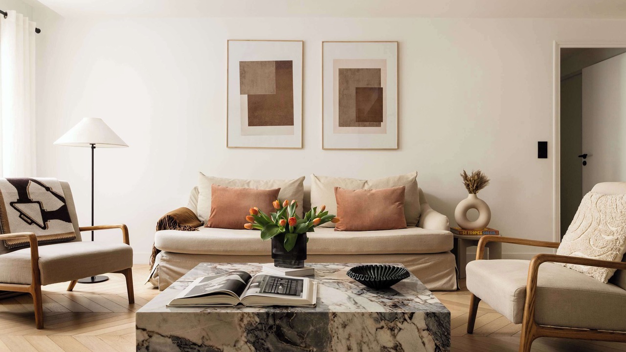 Photo of Livingroom in 8th Arrondissement