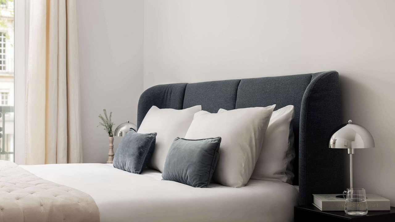 Photo of Bedroom in 8th Arrondissement