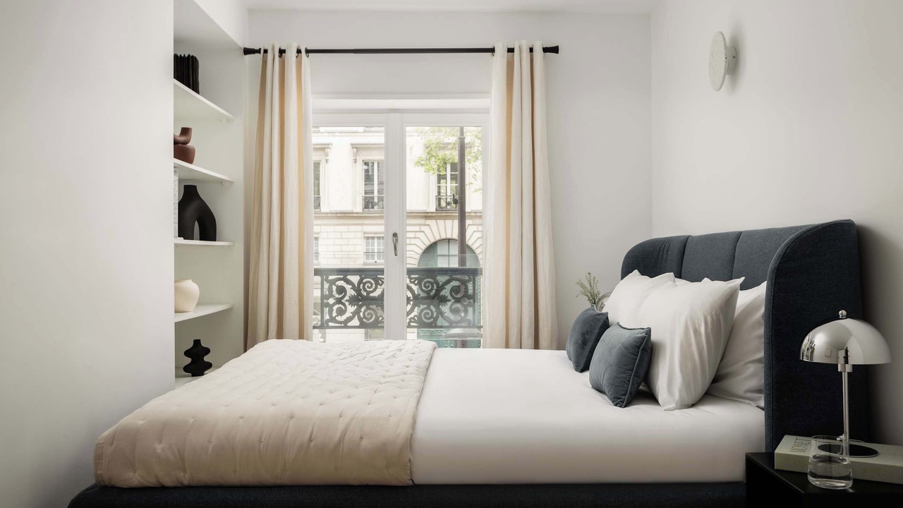 Photo of Bedroom in 8th Arrondissement