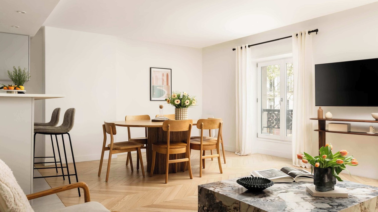 Photo of Livingroom in 8th Arrondissement