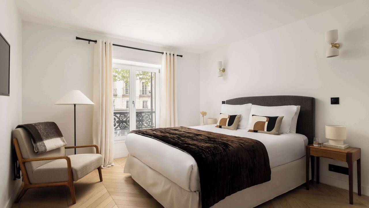 Photo of Bedroom in 8th Arrondissement