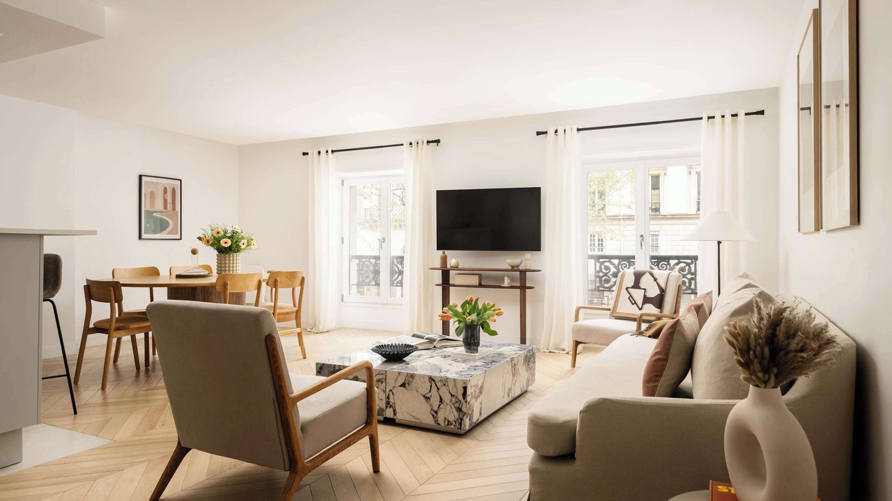 Photo of Livingroom in 8th Arrondissement