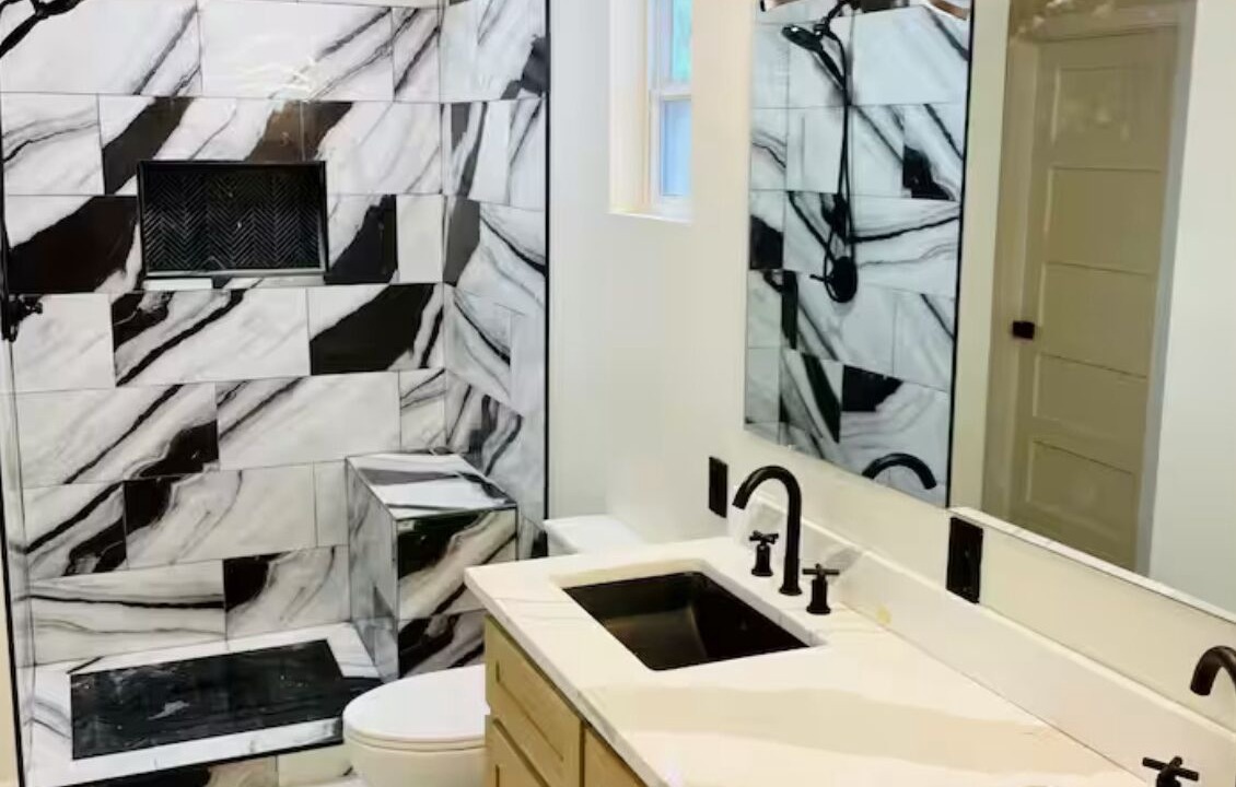 Photo of Bathroom in Highlands - Perkins