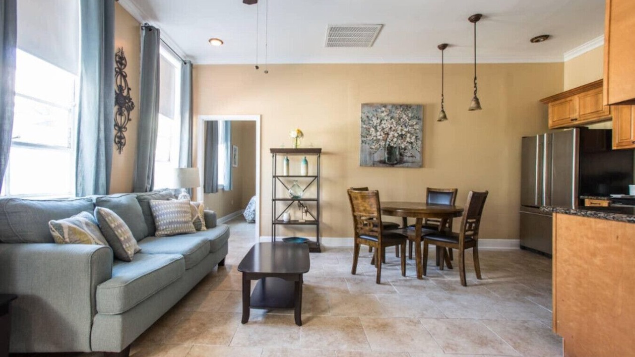 Photo of Livingroom in Algiers Point