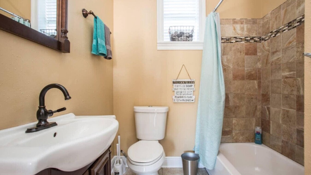 Photo of Bathroom in Algiers Point
