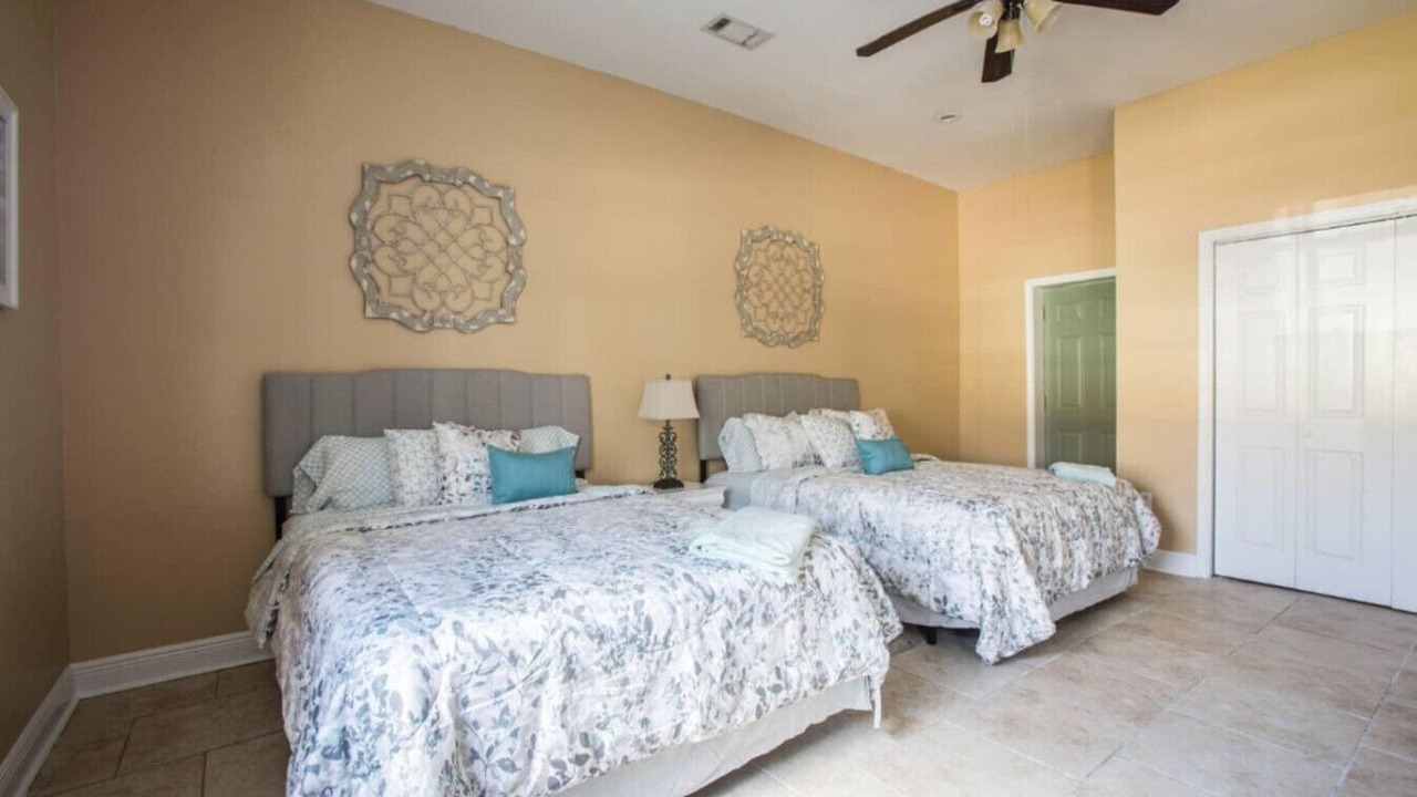 Photo of Bedroom in Algiers Point