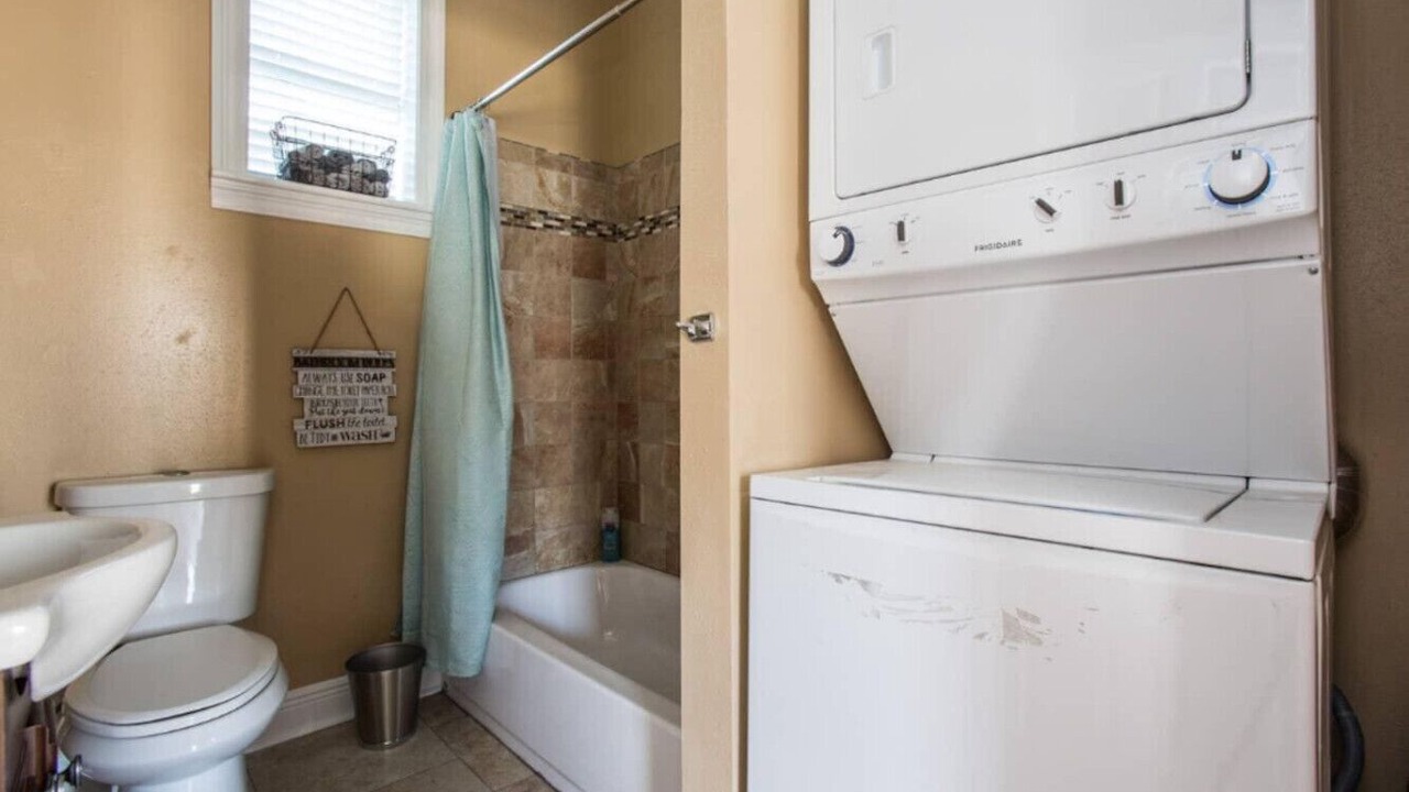 Photo of Bathroom in Algiers Point