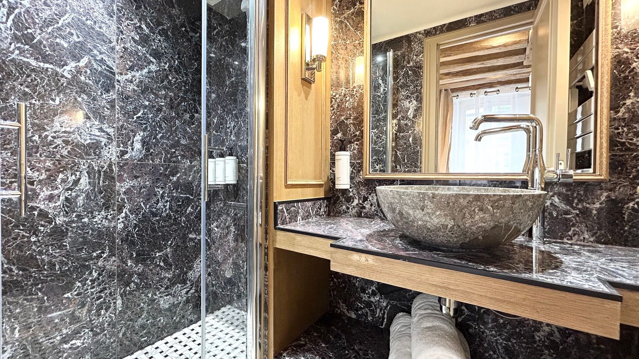 Photo of Bathroom in Quartier des Invalides