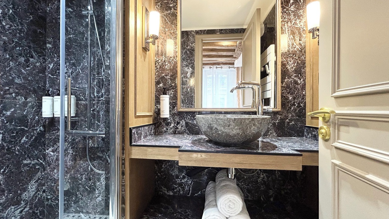 Photo of Bathroom in Quartier des Invalides