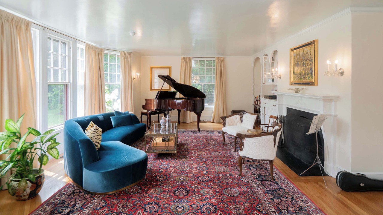 Photo of Livingroom in Top of the Hill