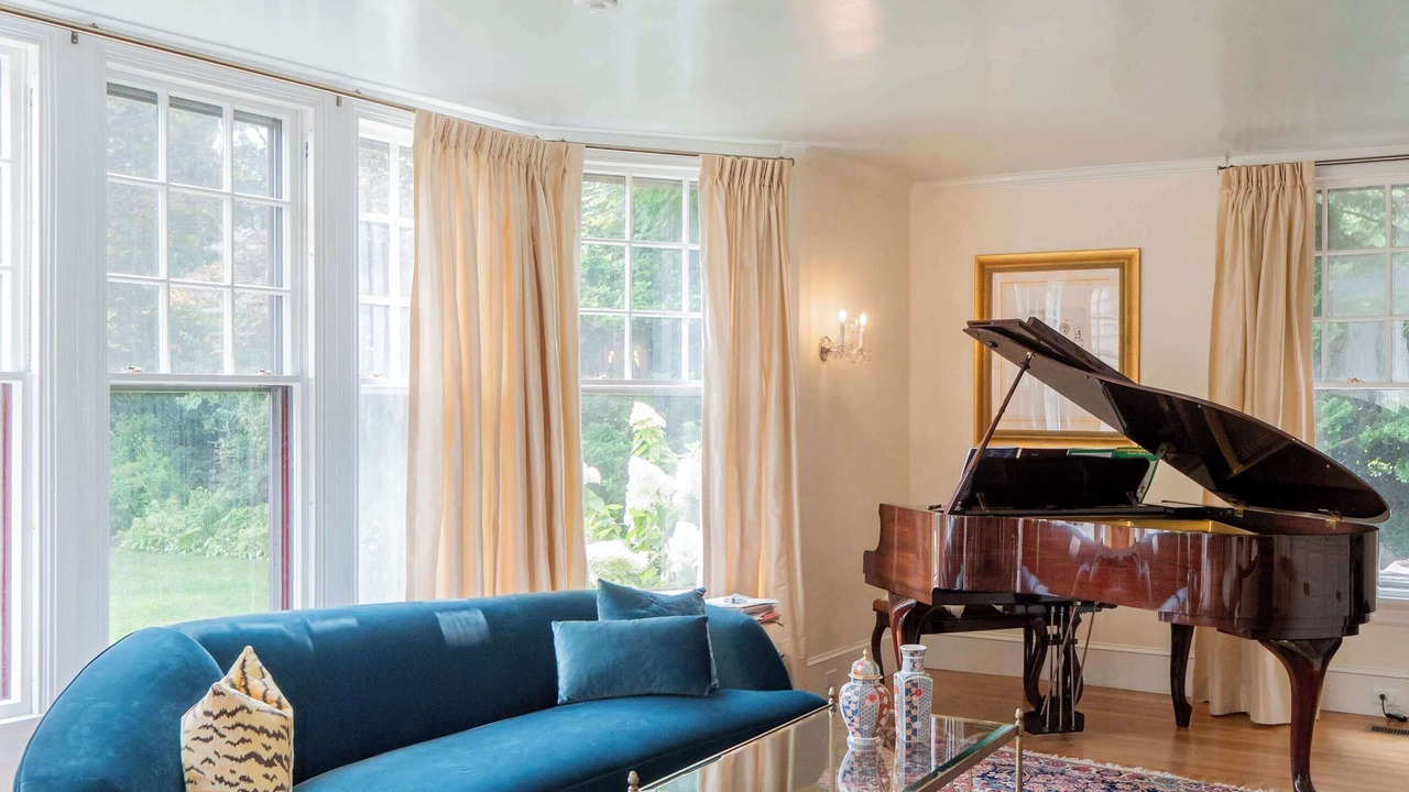 Photo of Livingroom in Top of the Hill