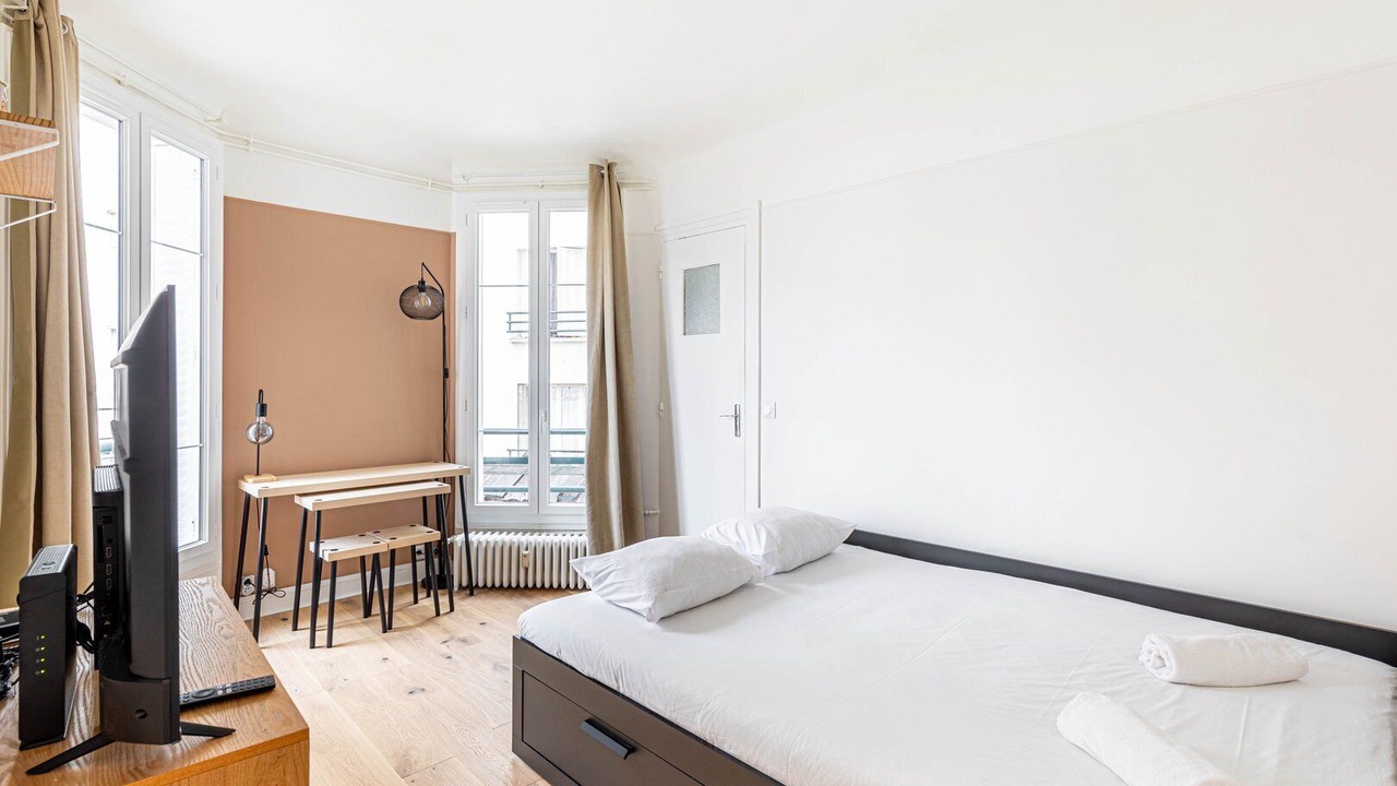 Photo of Bedroom in Saint-Lambert