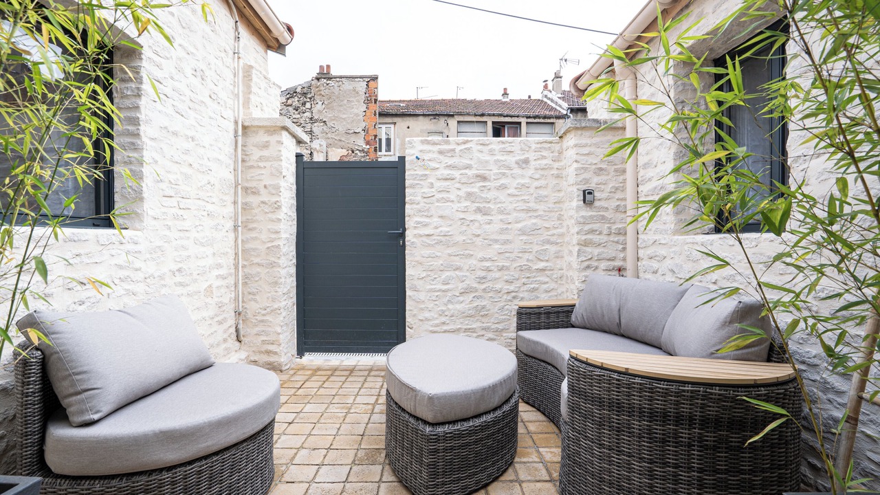Photo of Patio Balcony in Les Puces de Saint-Ouen