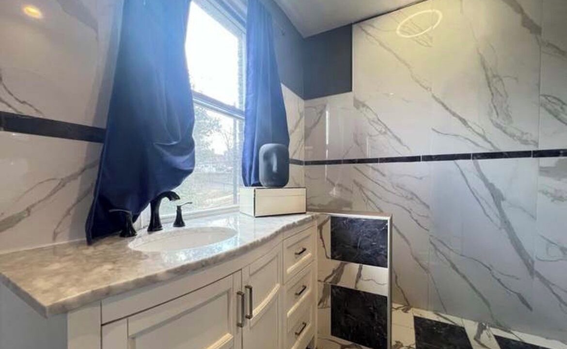 Photo of Bathroom in Washington