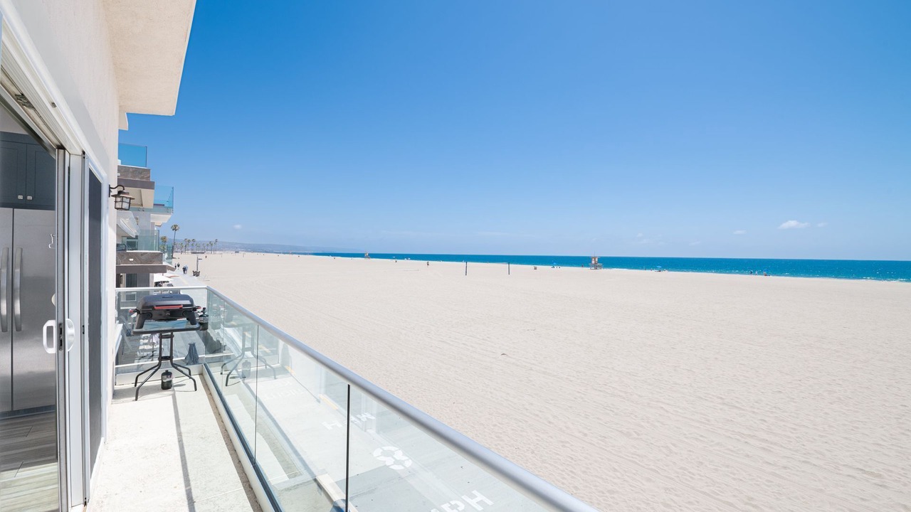 Photo of Patio Balcony in Balboa Peninsula