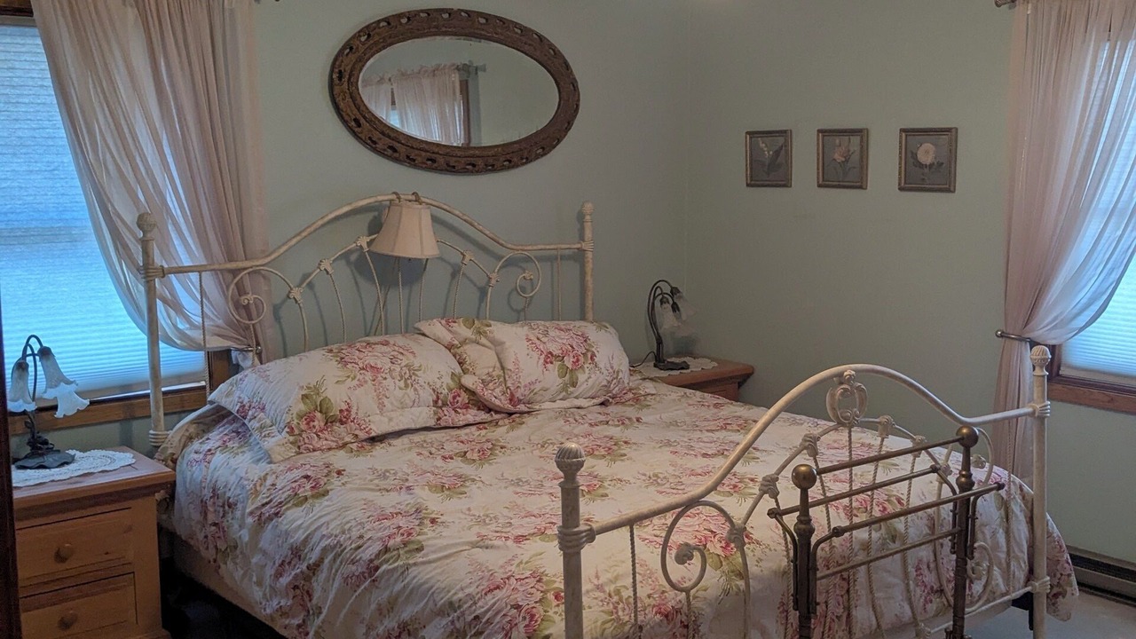 Photo of Bedroom in Walker