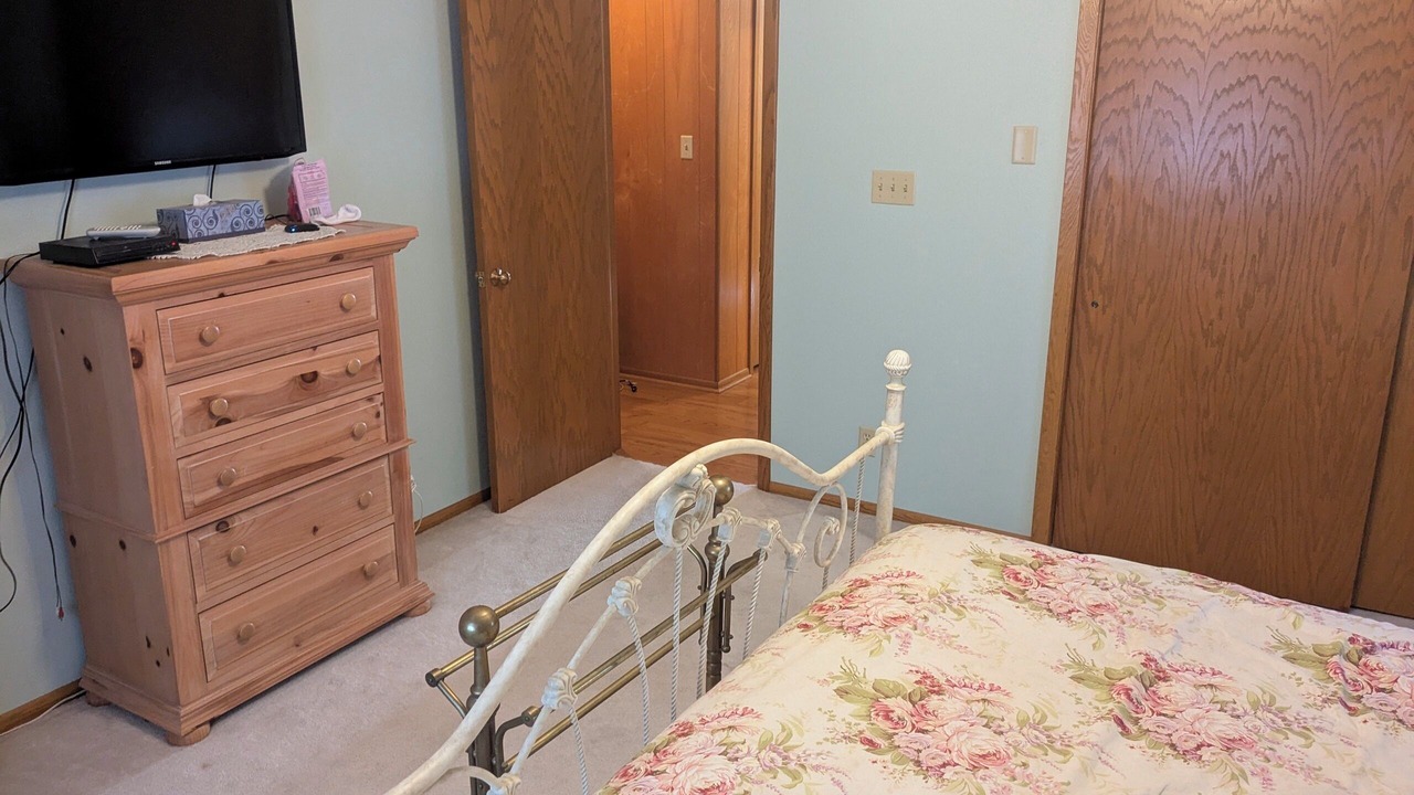 Photo of Bedroom in Walker