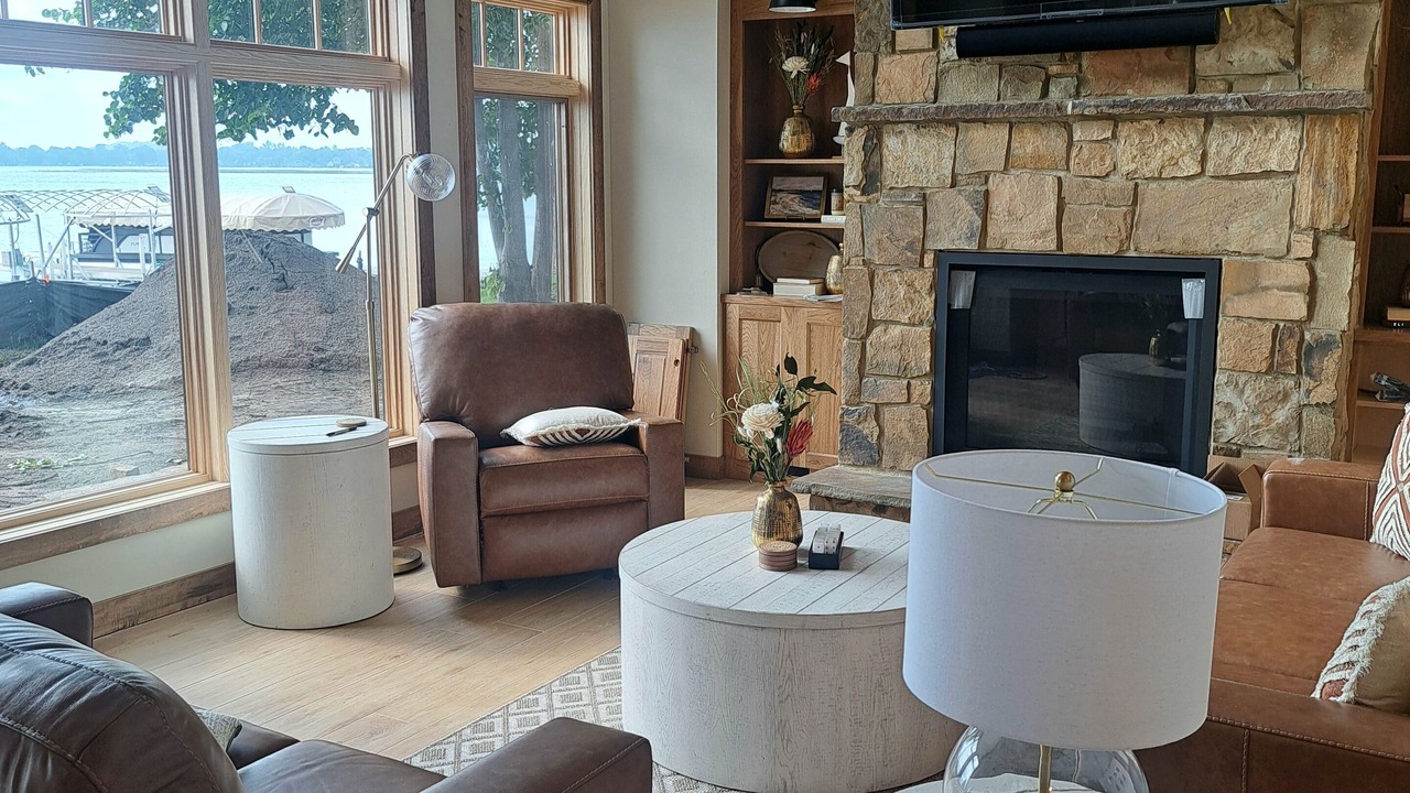 Photo of Livingroom in Detroit Lakes