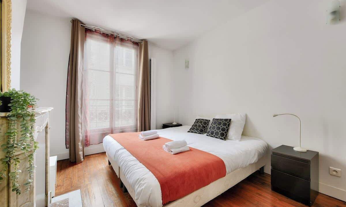 Photo of Bedroom in 4th Arrondissement