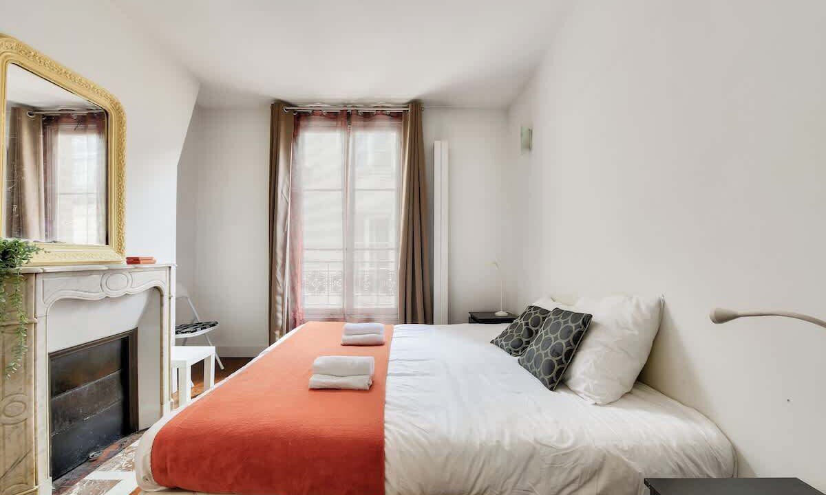 Photo of Bedroom in 4th Arrondissement