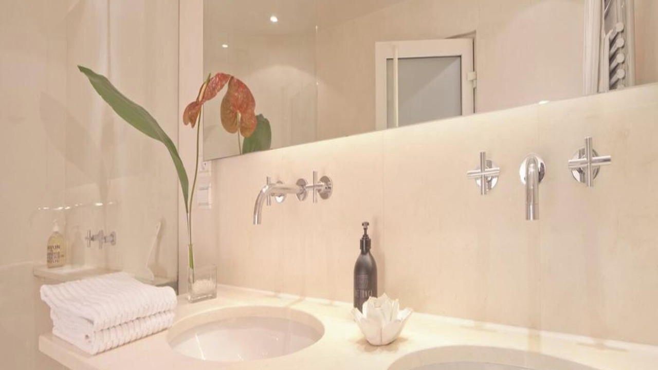 Photo of Bathroom in Quartier du Mail